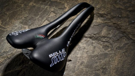 black leather bicycle saddle of the company Selle SMP handmade in Italy.
