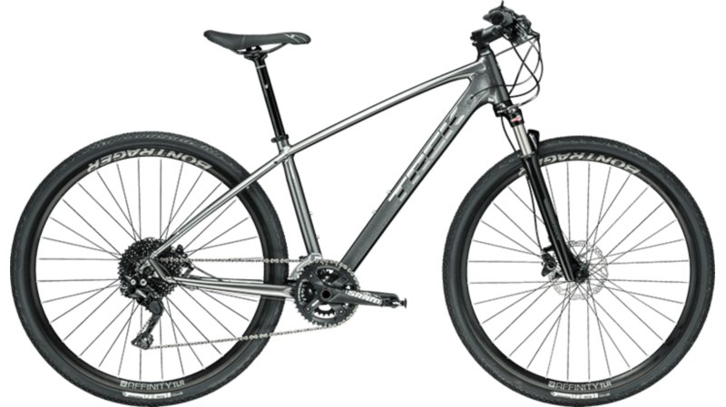 Trek Fitnessbike : un vélo de cross-trek gris avec roues de 28 pouces, cadre en aluminium et fourche à suspension.